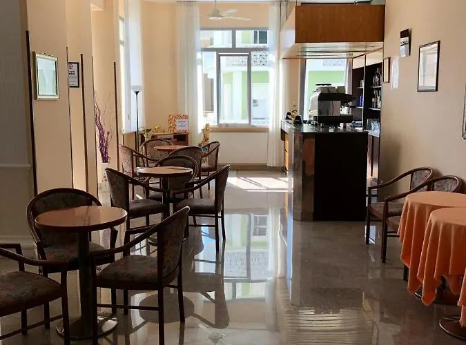 호텔 International 세니갈리아